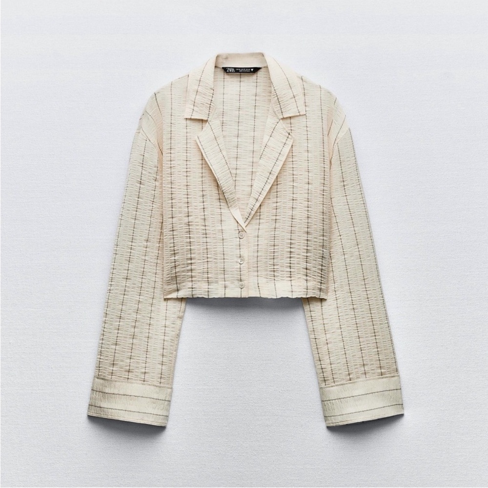 Zara Women's Cream Cropped Button Up